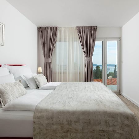 Pharia Hotel And Apartments - By The Beach Hvar Town Exterior photo