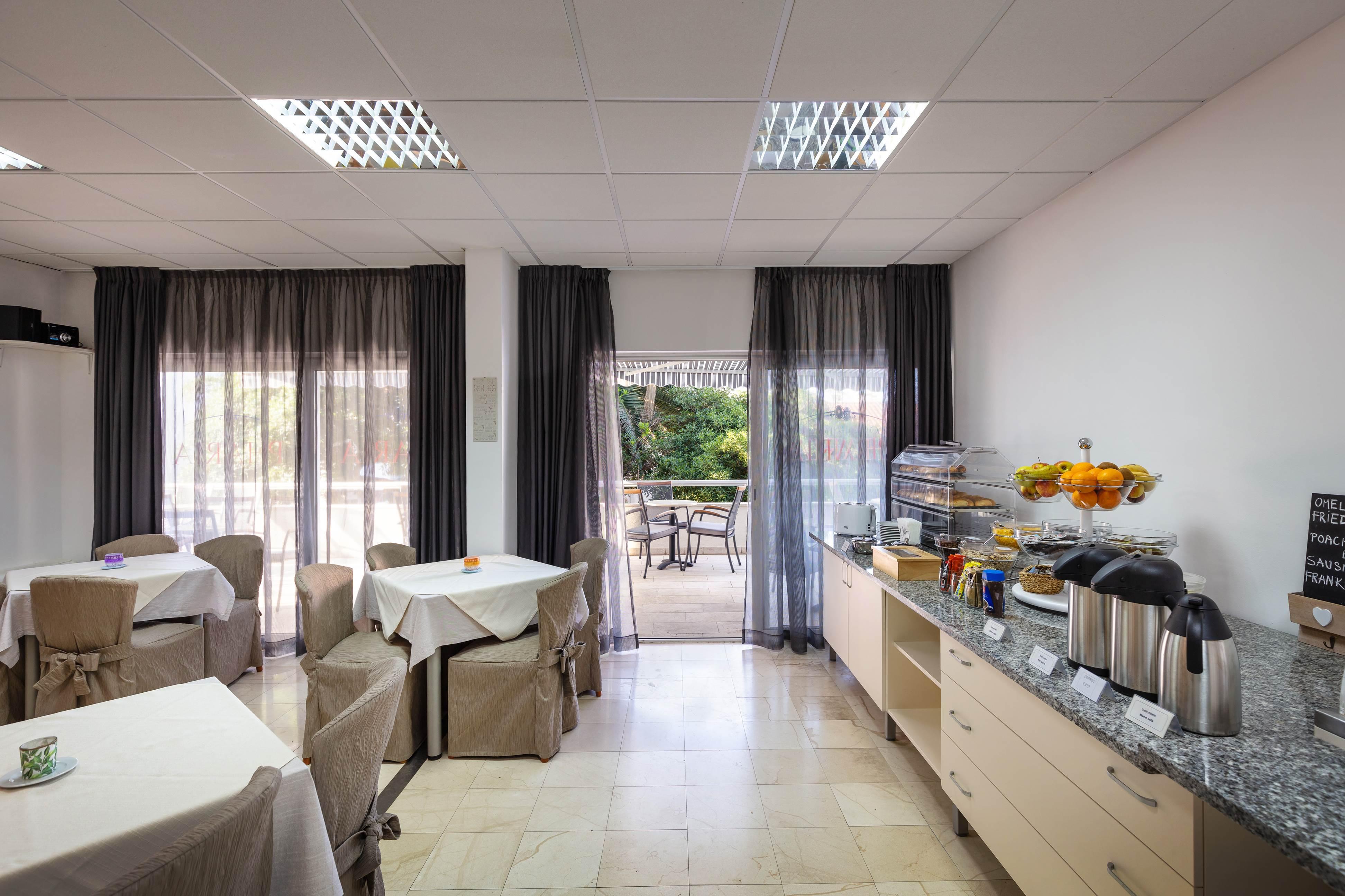 Pharia Hotel And Apartments - By The Beach Hvar Town Exterior photo