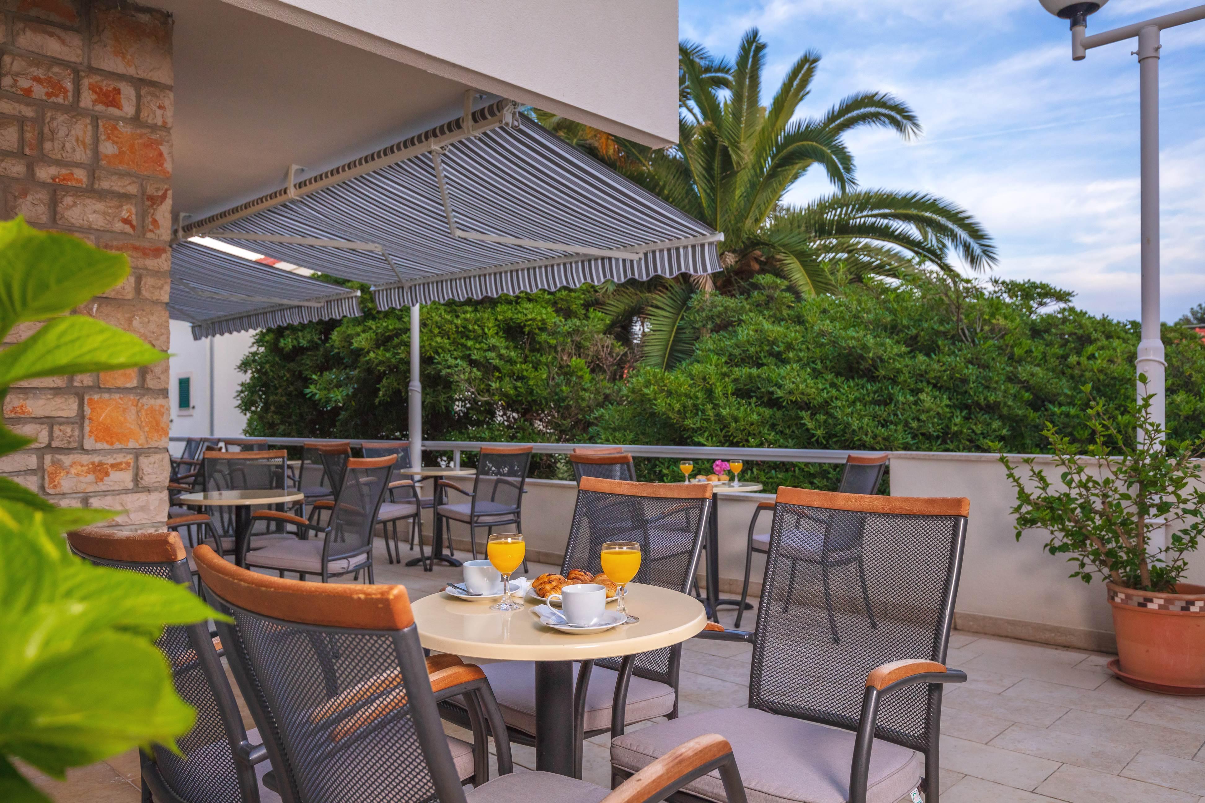 Pharia Hotel And Apartments - By The Beach Hvar Town Exterior photo