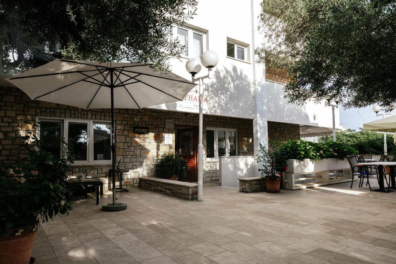 Pharia Hotel And Apartments - By The Beach Hvar Town Exterior photo