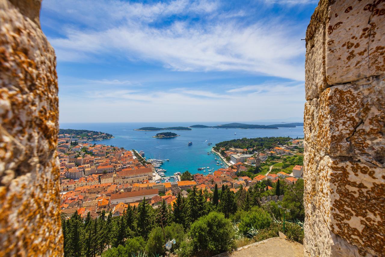 Pharia Hotel And Apartments - By The Beach Hvar Town Exterior photo